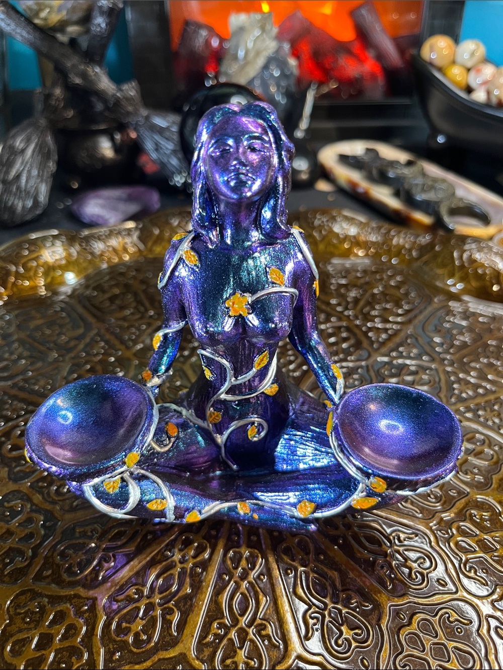 Goddess small sphere holder